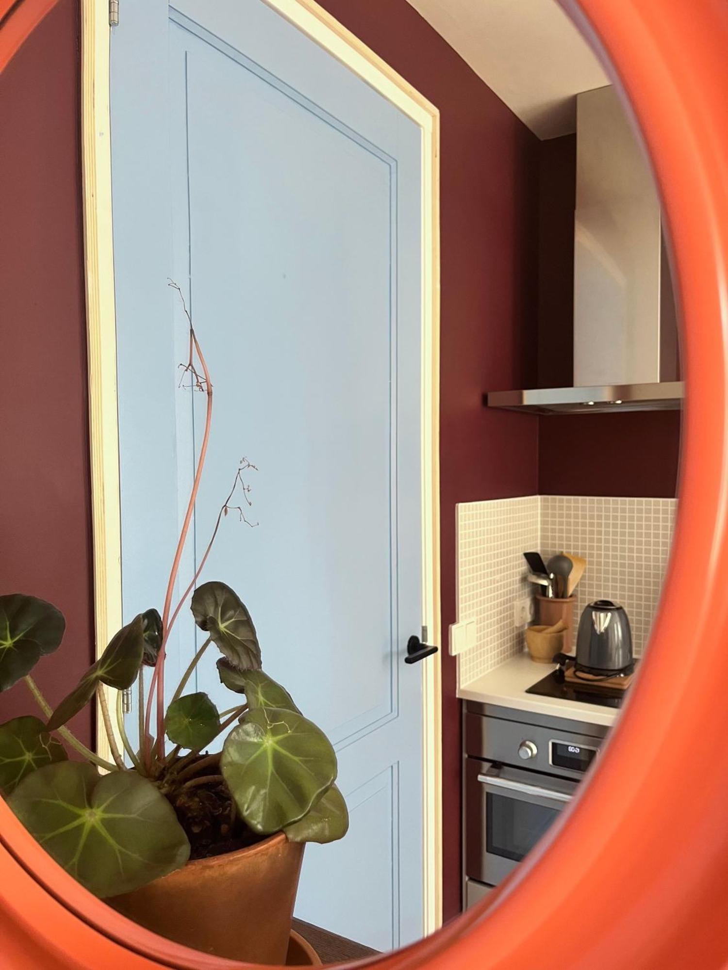 Red Cat In Bed Bed & Breakfast Eenrum Екстериор снимка
